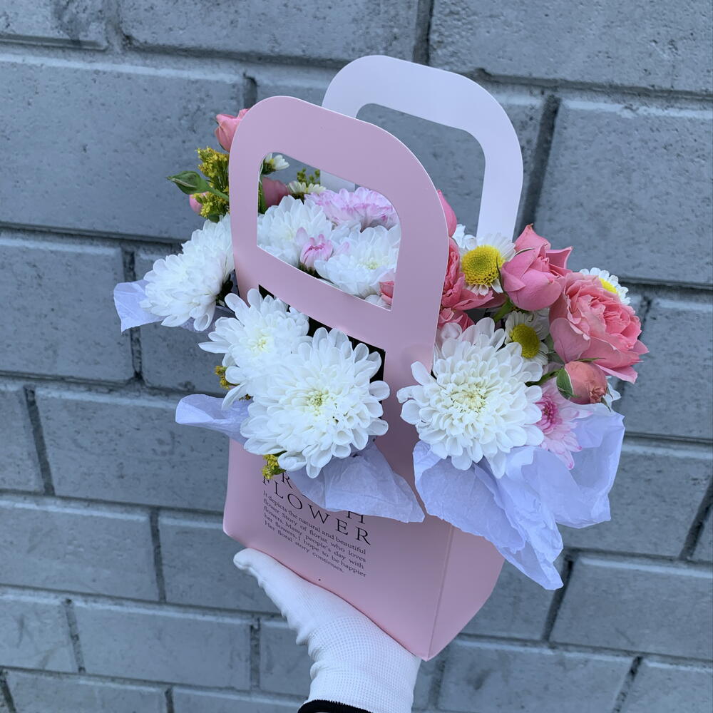 Сумочка с Кустовыми Розами и Хризантемой 💕