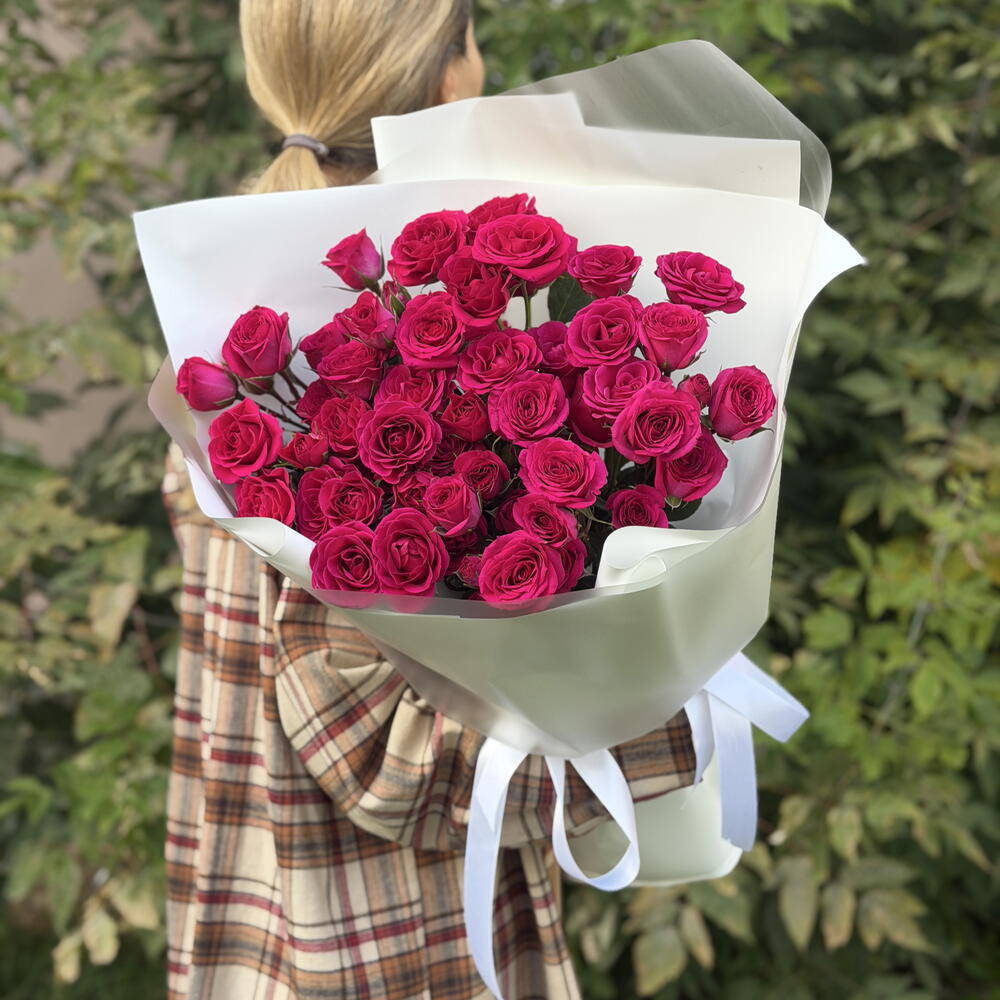 Малиновые кустовые  розы 15 штук=45 бутонов, арт.310