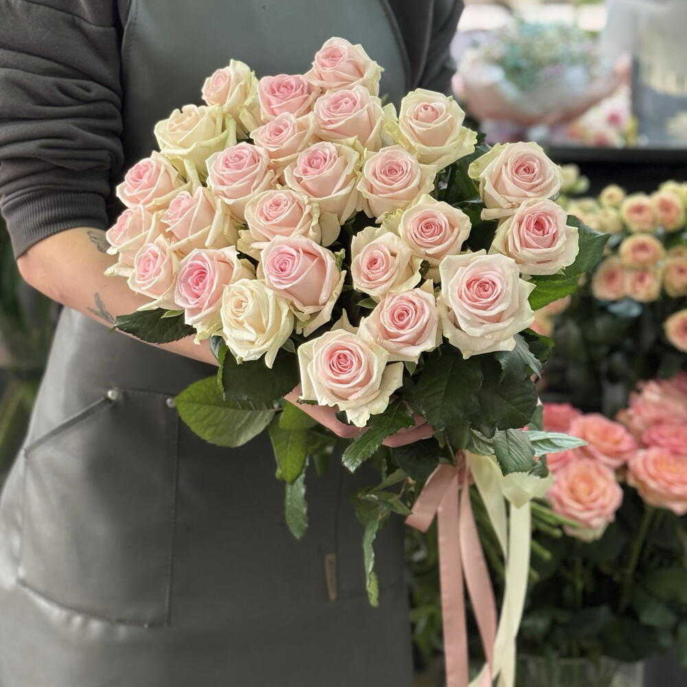 Букет из нежно-розовых 25 роз (60 см)