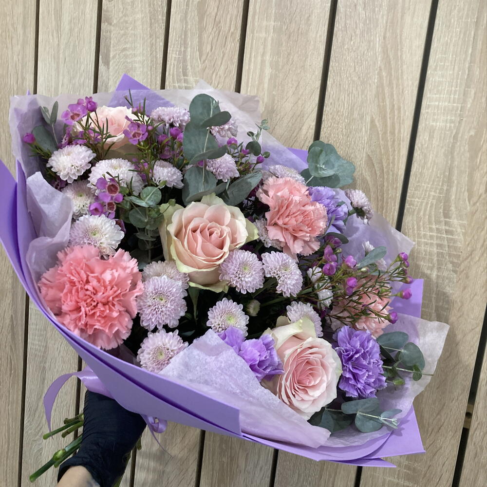 Букет с Розами, Диантусами и Эвкалиптом💜🌿