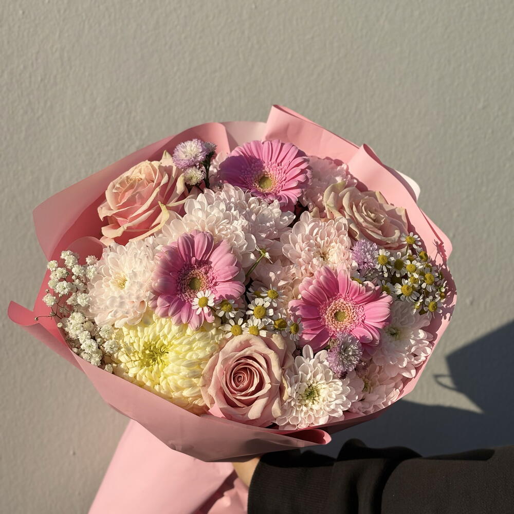 Букет из нежной герберы  и стильной ромашки 🌸