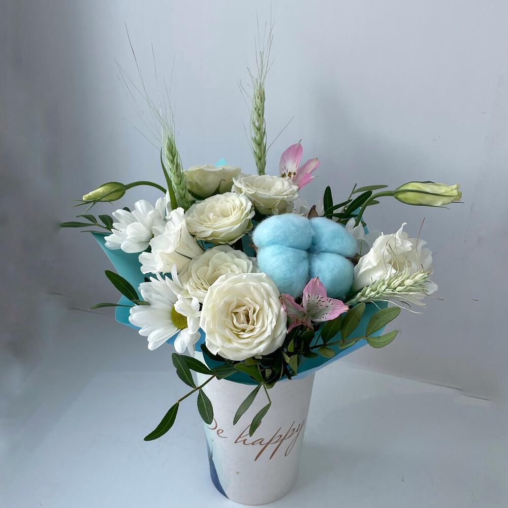 Цветочная композиция в стаканчике «Be happy»🩵