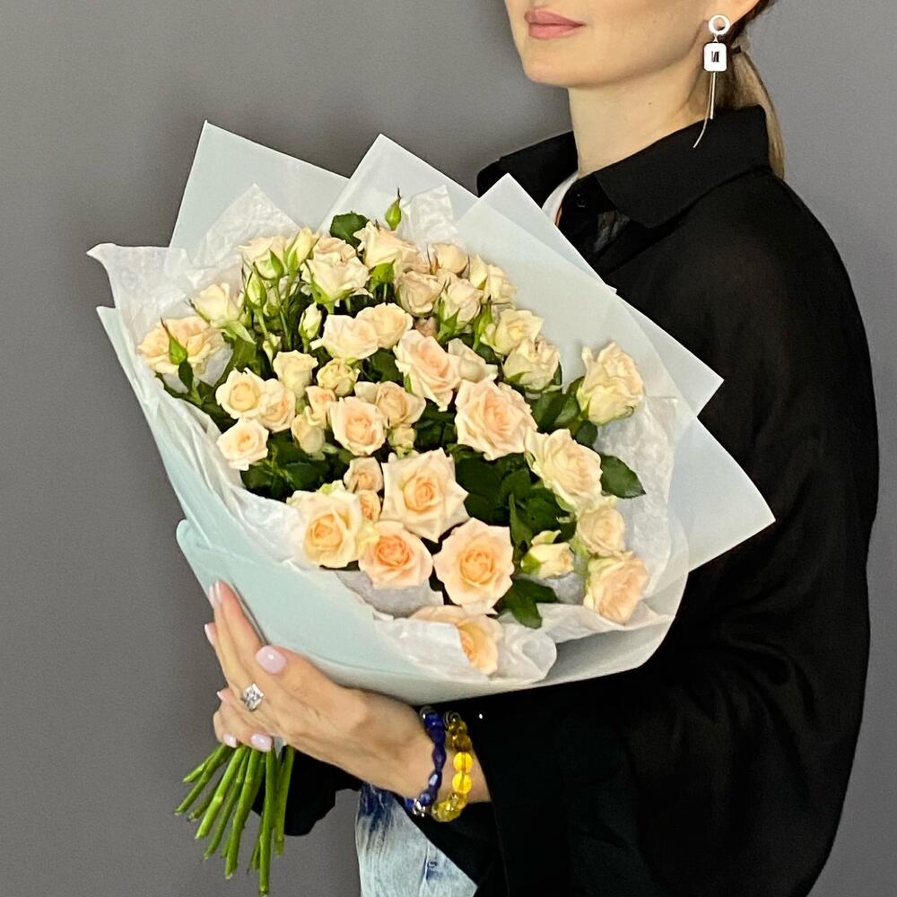 Монобукет персиковых кустовых роз