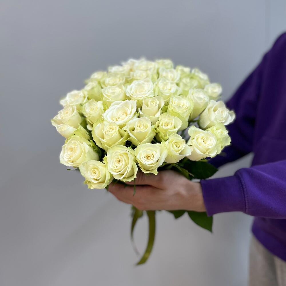 35 белых  роз Кения 40 см