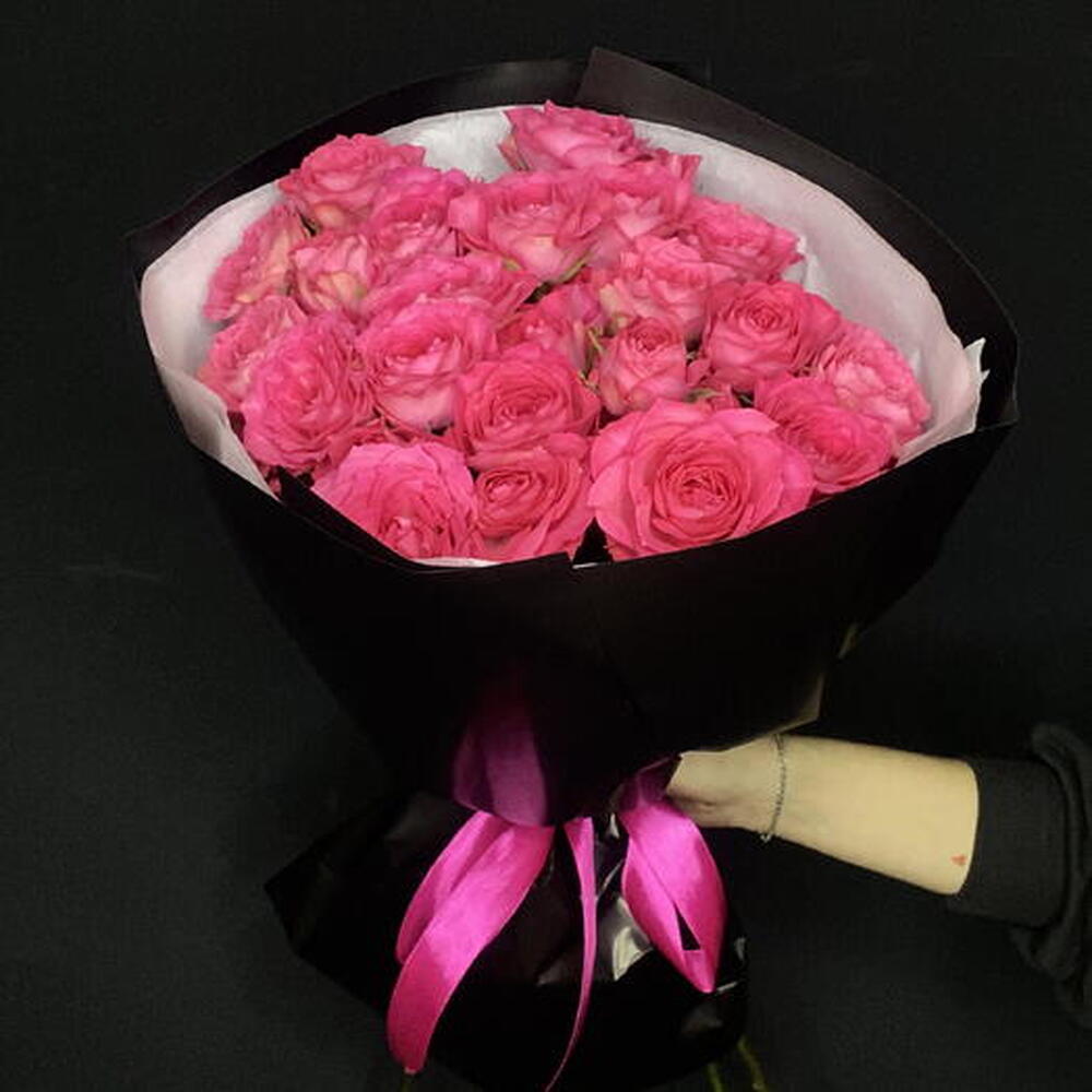 Dark petals | Kenya rose
