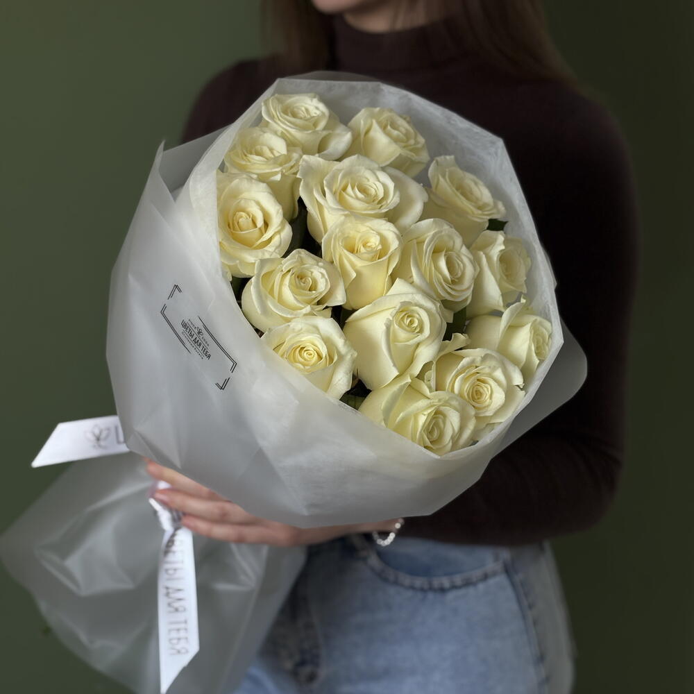Букет «Белая симфония» белые розы 15 шт