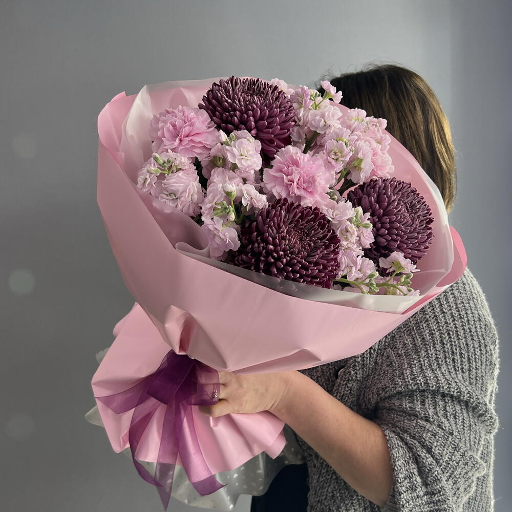 Букет сливового оттенка 🩷 хризантема бигуди 💖 ароматная маттиола 💗 розовый диантус 🌸🌸🌸