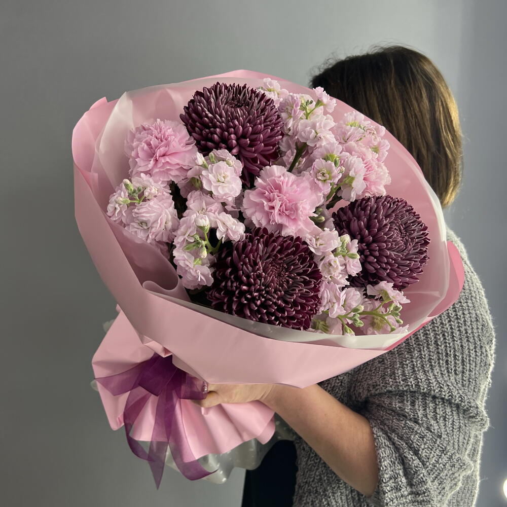 Букет сливового оттенка 🩷 хризантема бигуди 💖 ароматная маттиола 💗 розовый диантус 🌸🌸🌸