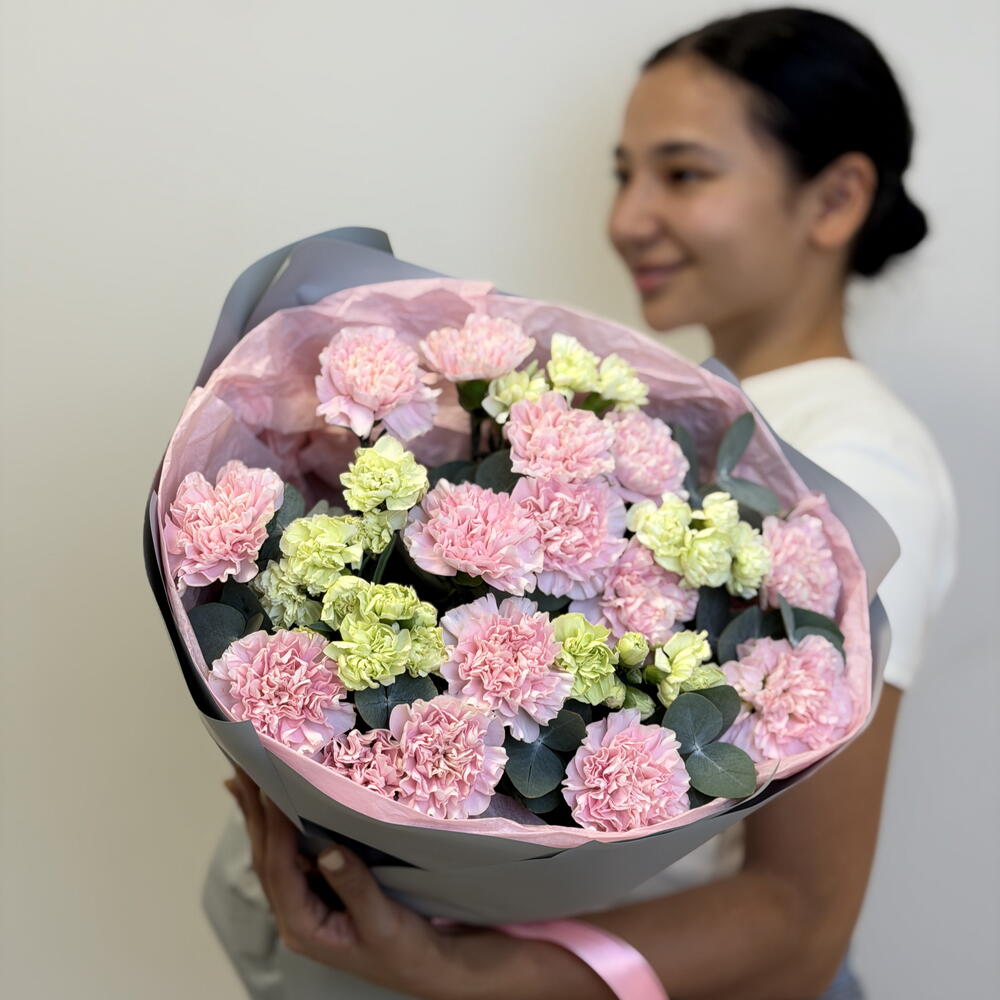 «Букет-вдохновение:стойкие  диантусы и стильный  фоамиран»🌸