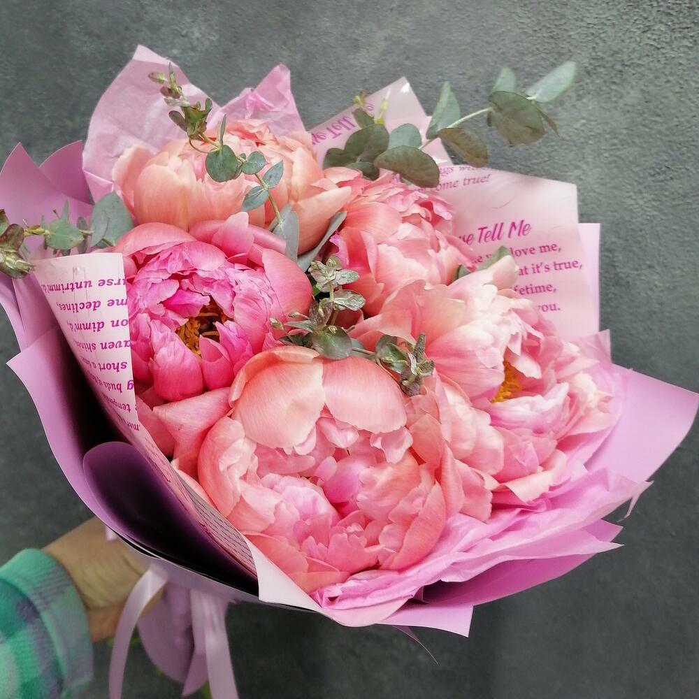 5 delicate peonies💞