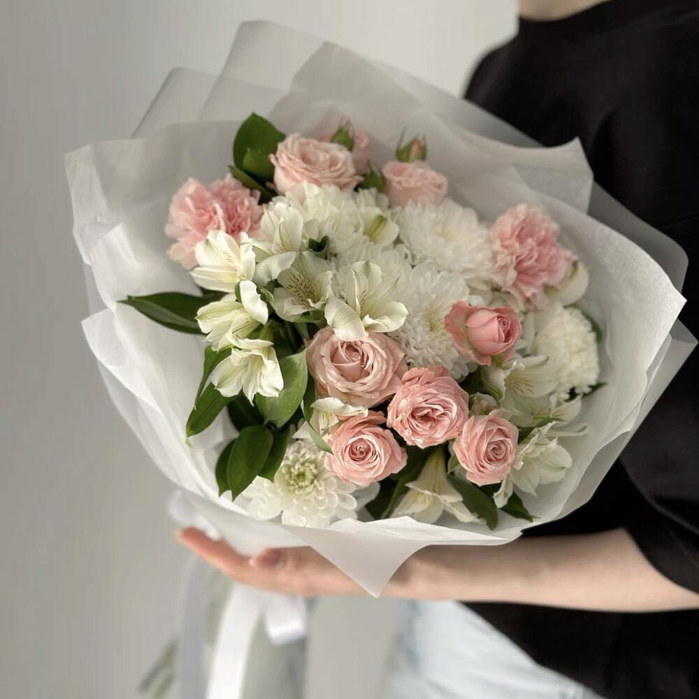 Delicate airy bouquet