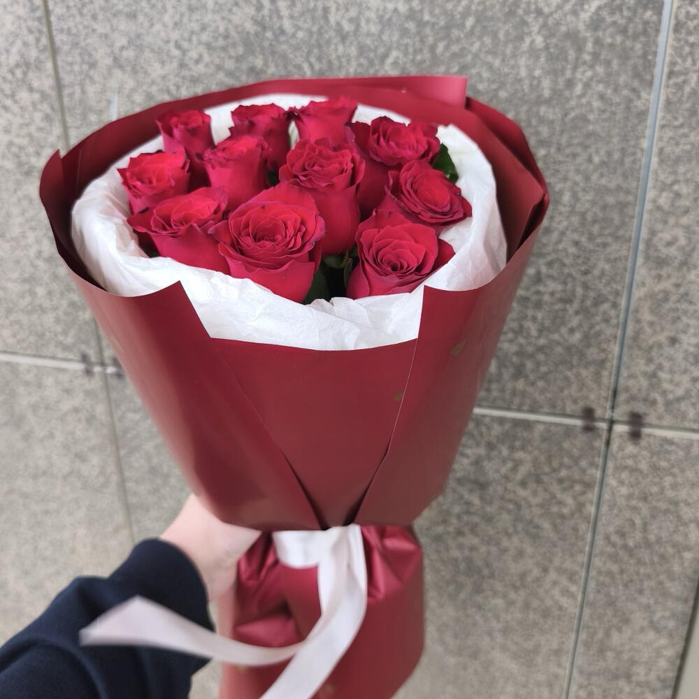 Красные розы импортные 60 см 11 шт