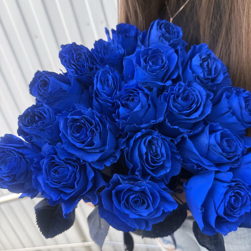19 синих роз Эквадор