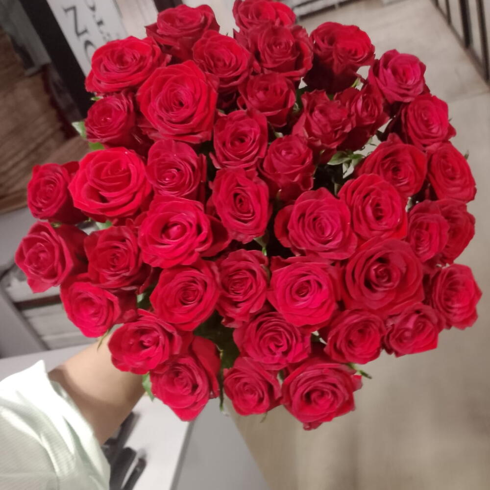Букет из 25 красных роз