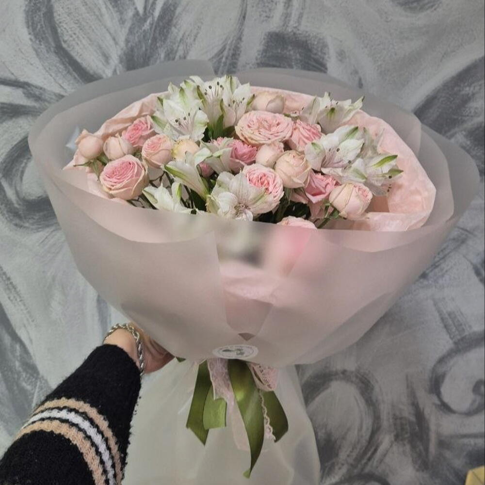 Кустовая Роза с альстромерией