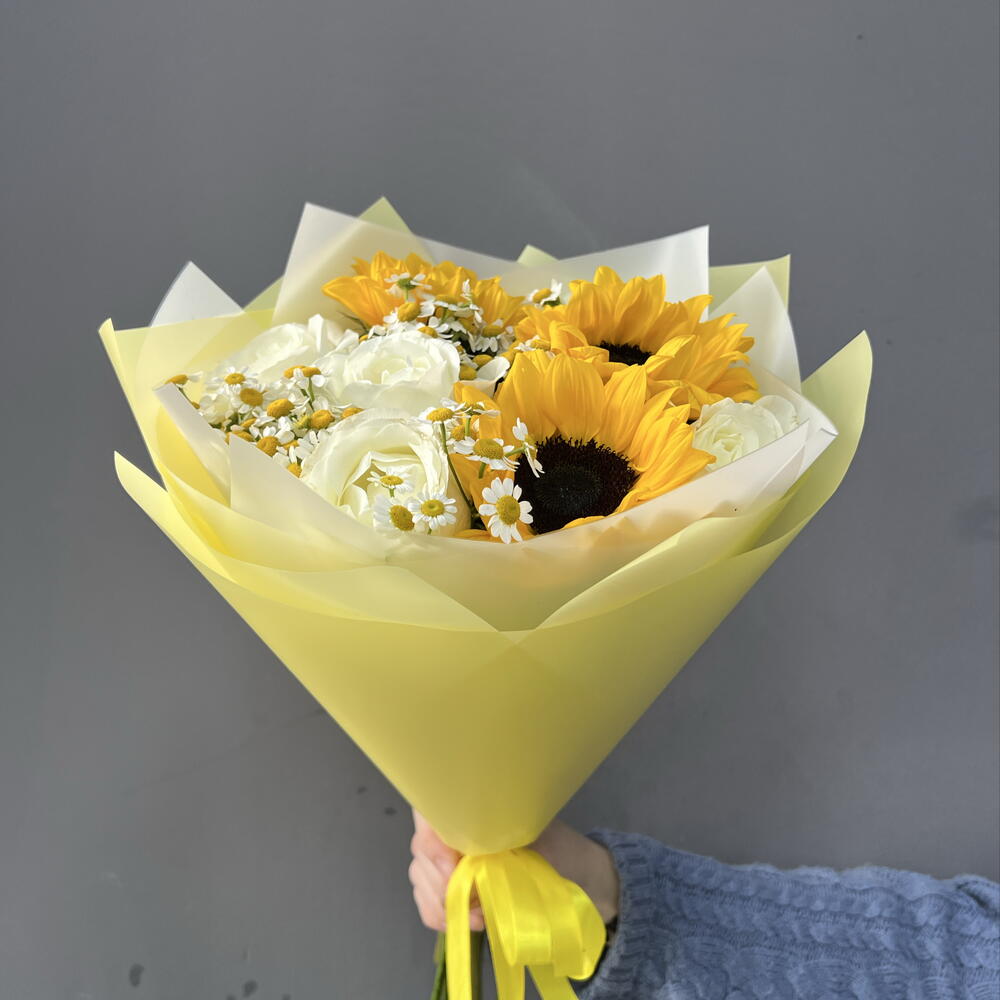 Подсолнухи с розами 💛