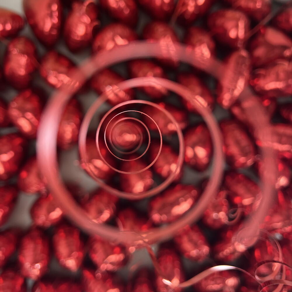 100 шаров красные сердца