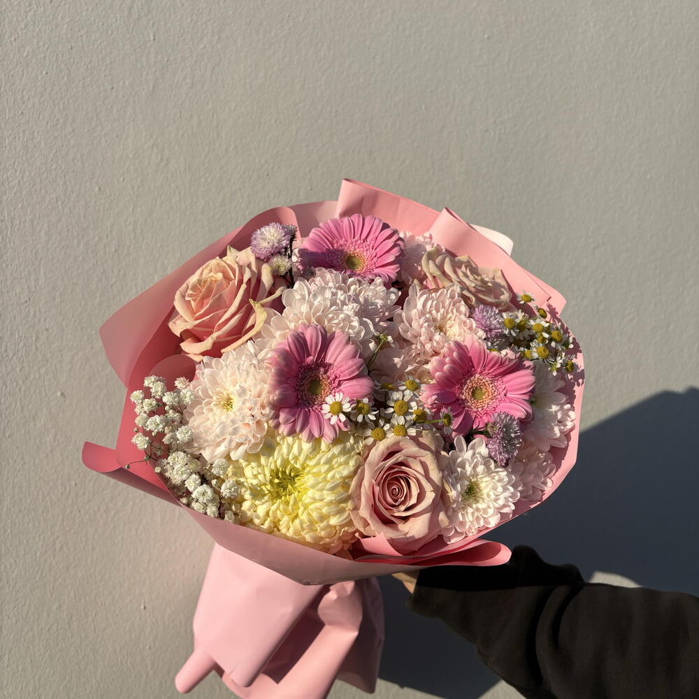 Букет из нежной герберы  и стильной ромашки 🌸
