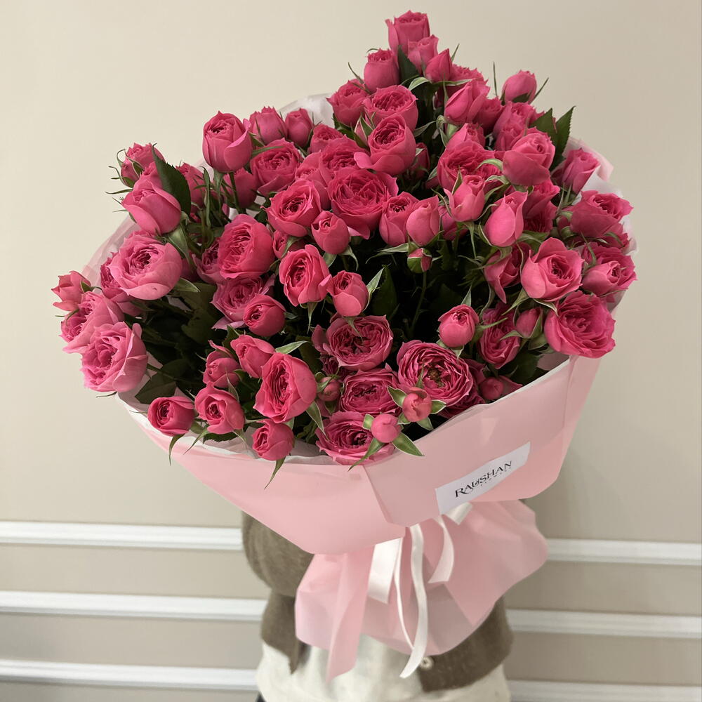 Bouquet of spray roses 🌸