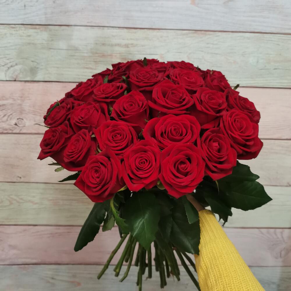 35 роз Кон Аморе
