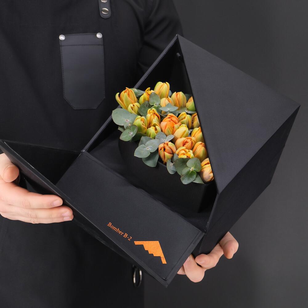 Необычная коробка-валентинка с тюльпанами и конфетами, Flowers & Gifts ...