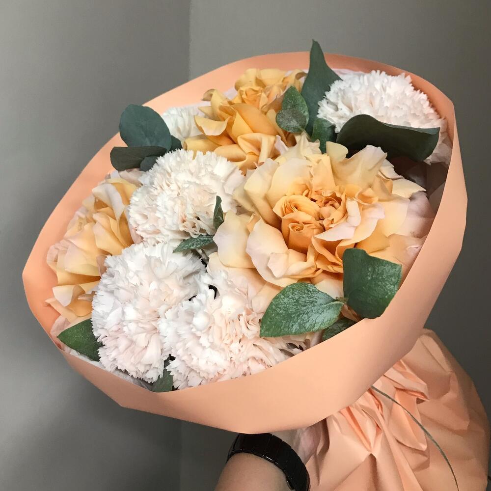 Апельсиновый раф🍊букет из французских роз с диантусами