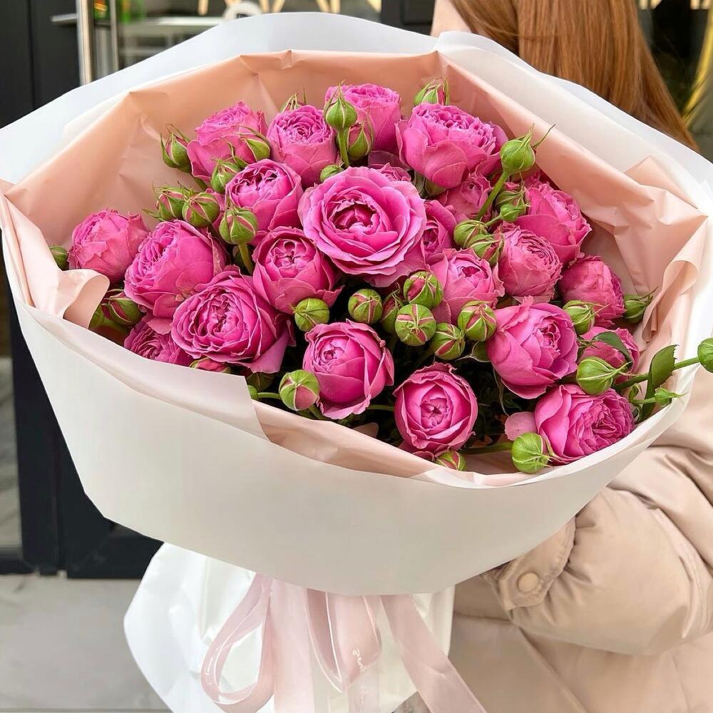 Пионовидные кустовые розы «Love is»