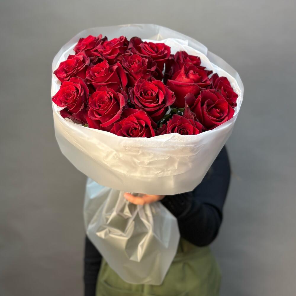 Моно из алых роз