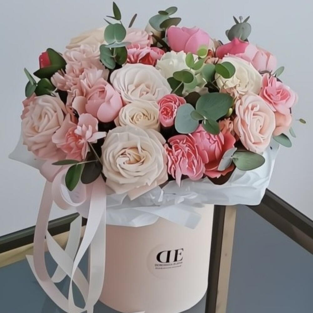 Цветы в коробке ️️" нежные 🌸"