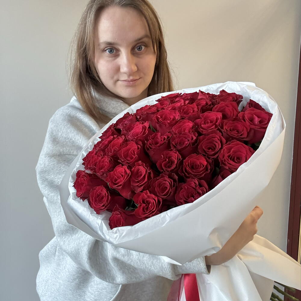 51 роза 60 см в упаковке 🤩