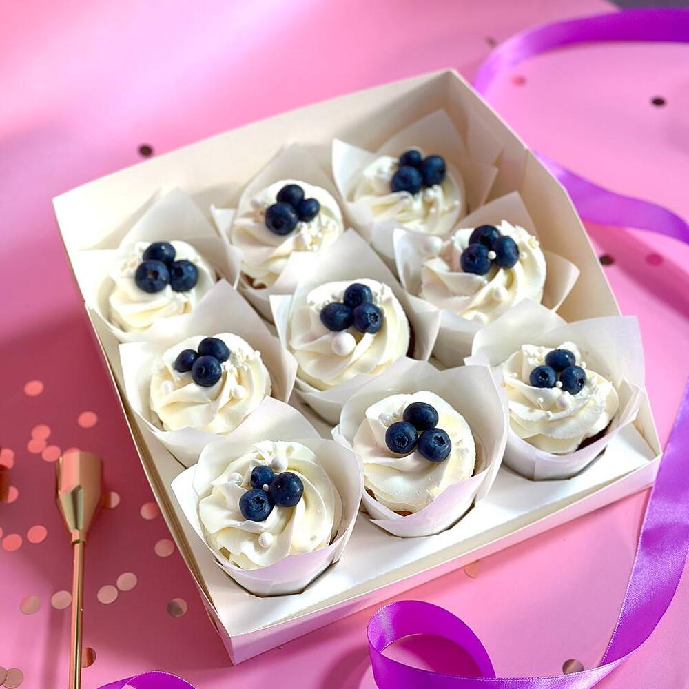 Капкейки со свежей голубикой 9 штук для парня, девушки, жены, мужа, любимого, любимой, мамы, папы. Не требуют разморозки