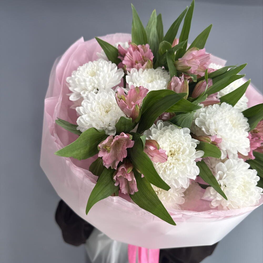 Нежный букет с альстромерией  и хризантемой Алтай🌸