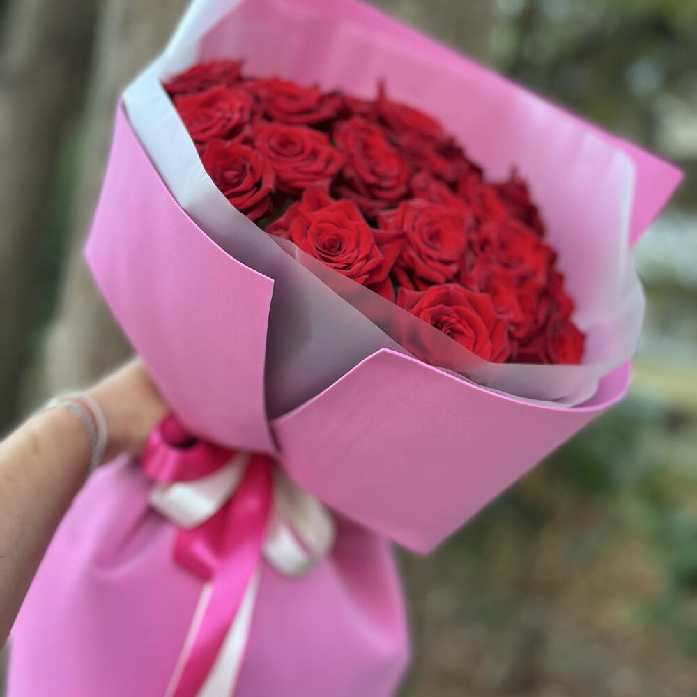 Розы красные 25 шт