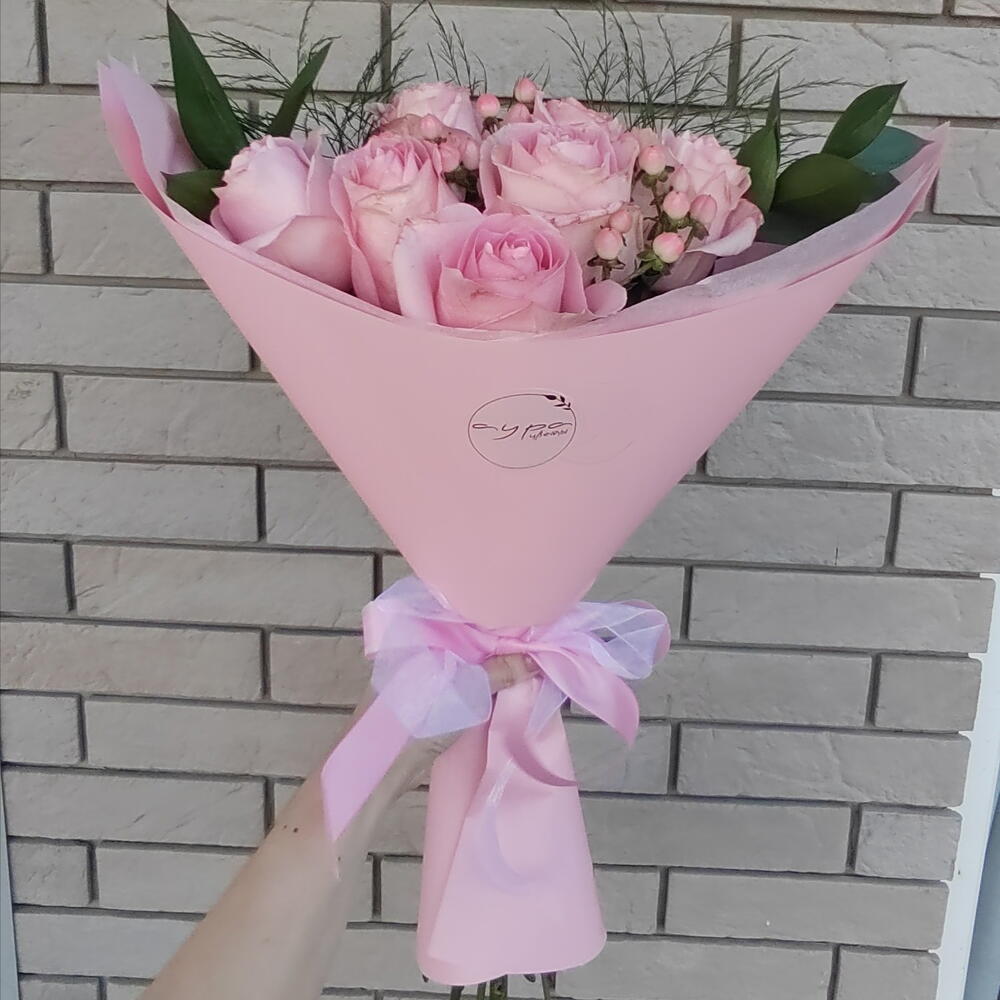 Букет розовых роз