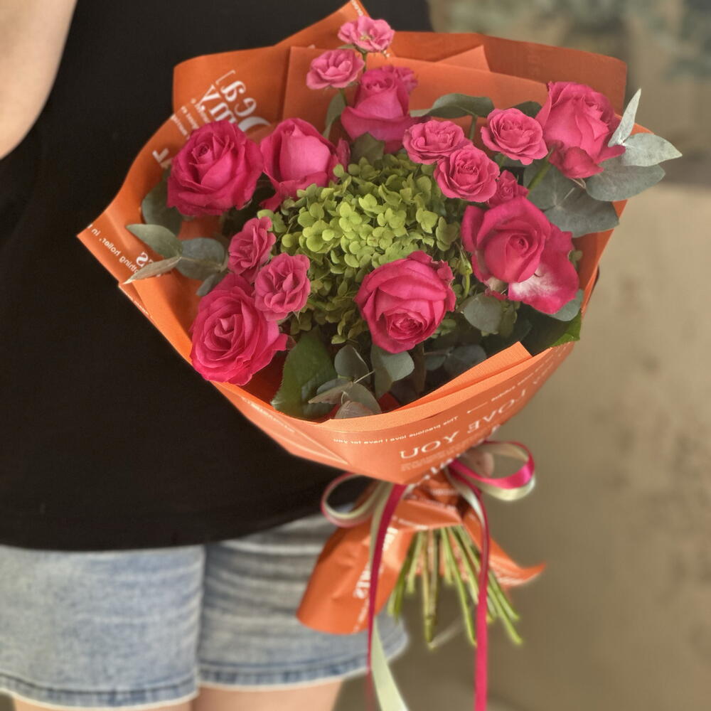Розы с эвкалиптом