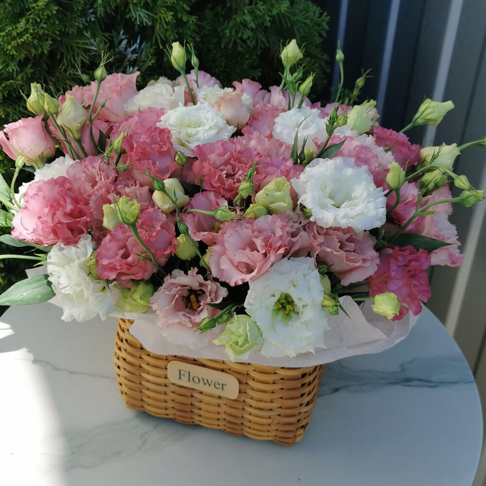 Корзина с эустомой🌸