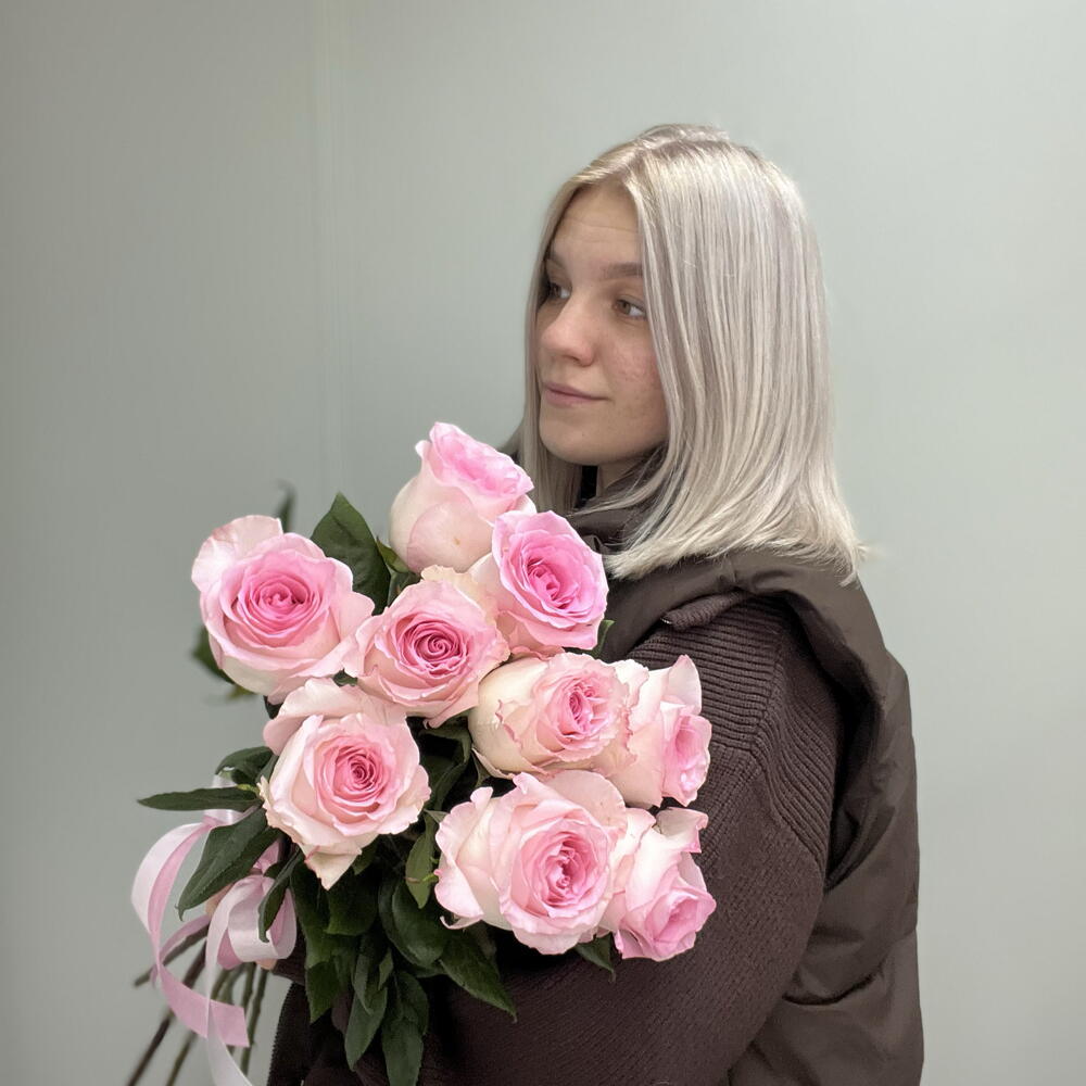 9 эквадорских роз