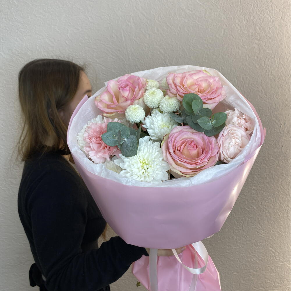 Мягкое облачко 💕 Сборный букет из роз, хризантемы и эвкалипта