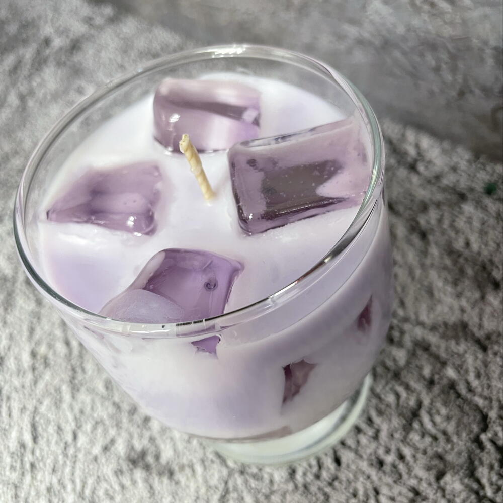Свеча ручной работы ароматическая «лавандовый раф»💜🧊