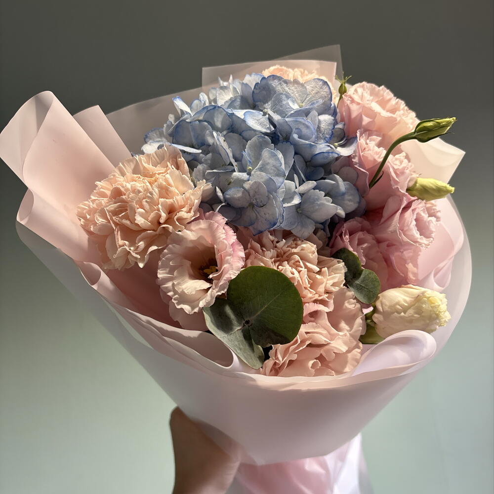 Букет комплимент из гортензии, эустомы и диантуса💕💐