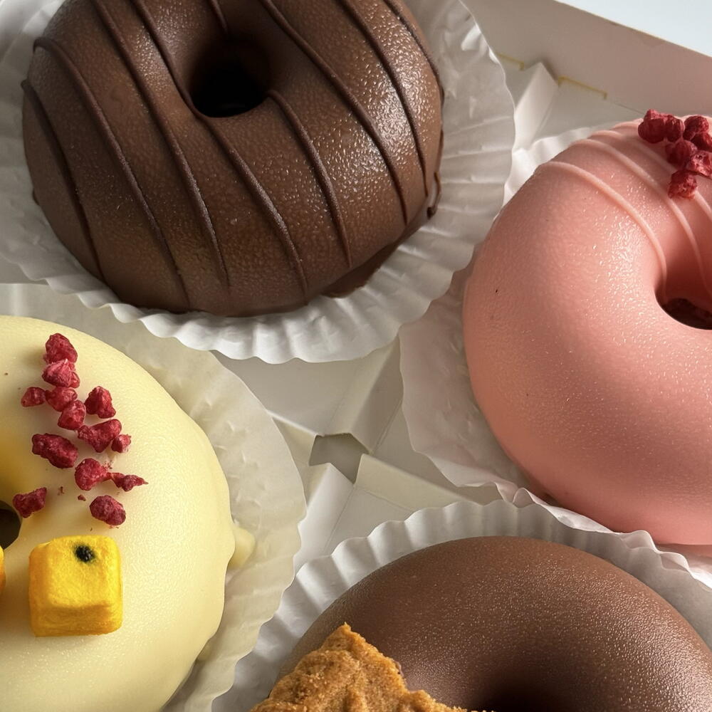 Пирожные Donut cake