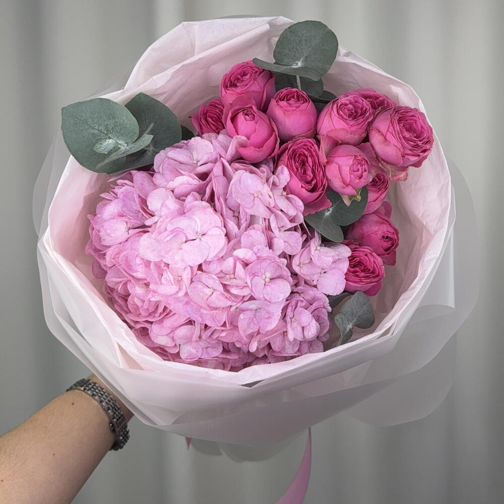 💕☺️ Букет комплимент с гортензией и кустовыми розами