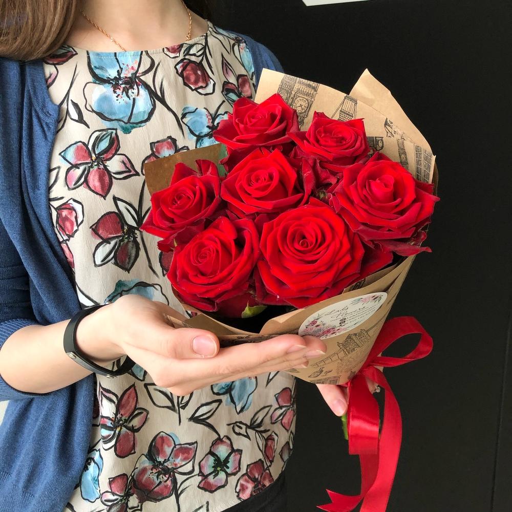 FlowersLab - 7 роз в крафте