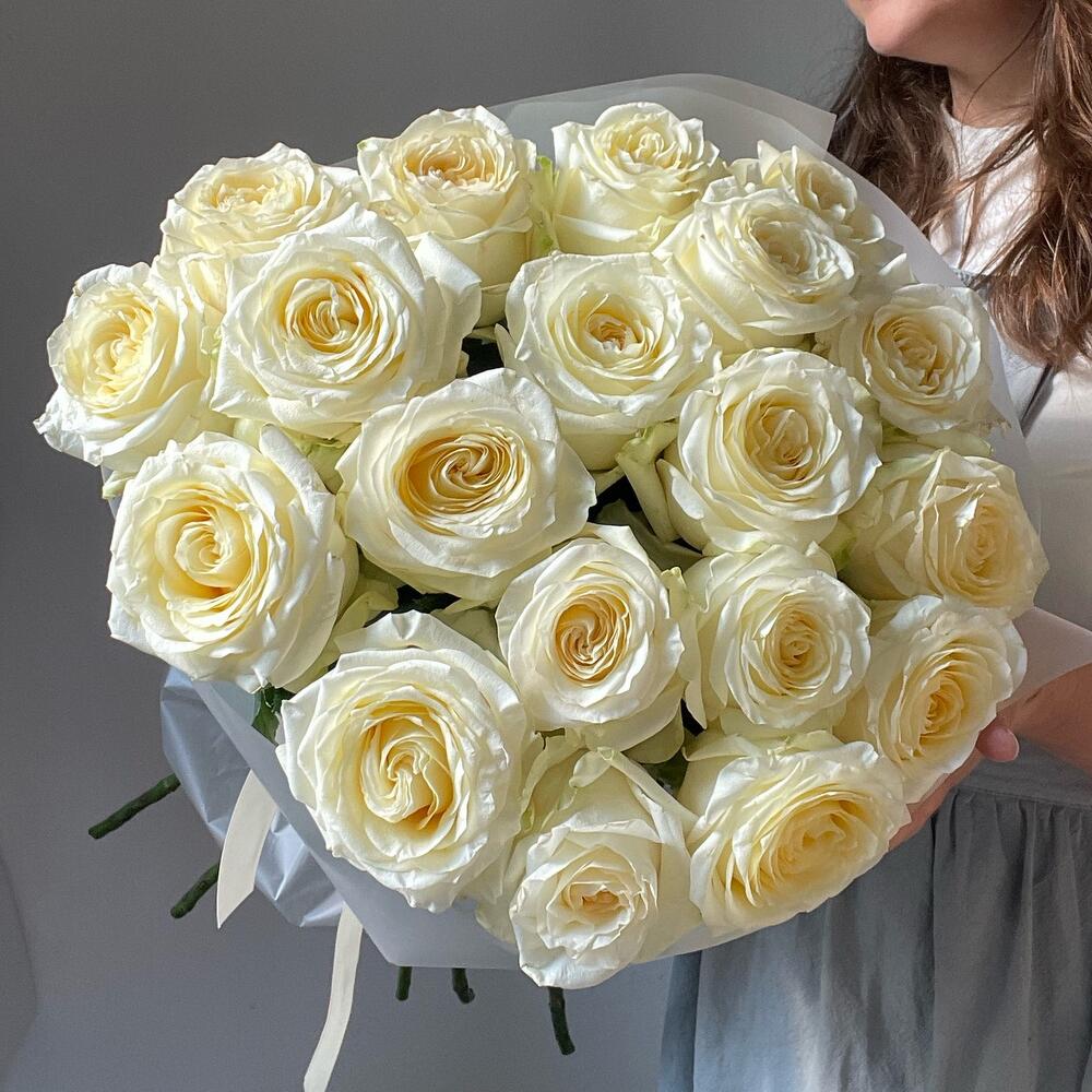 19 пионовидных роз💐