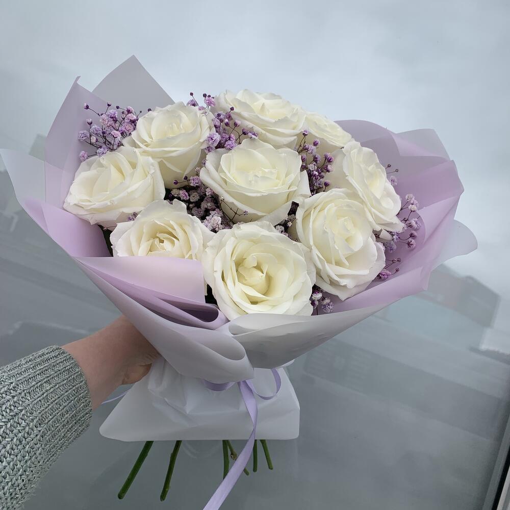 Белые розы с гипсофилой💜