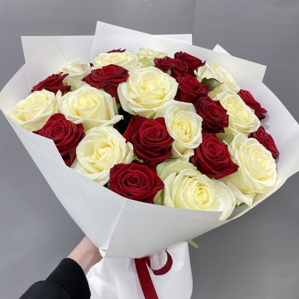 Букет из 25 роз микс
