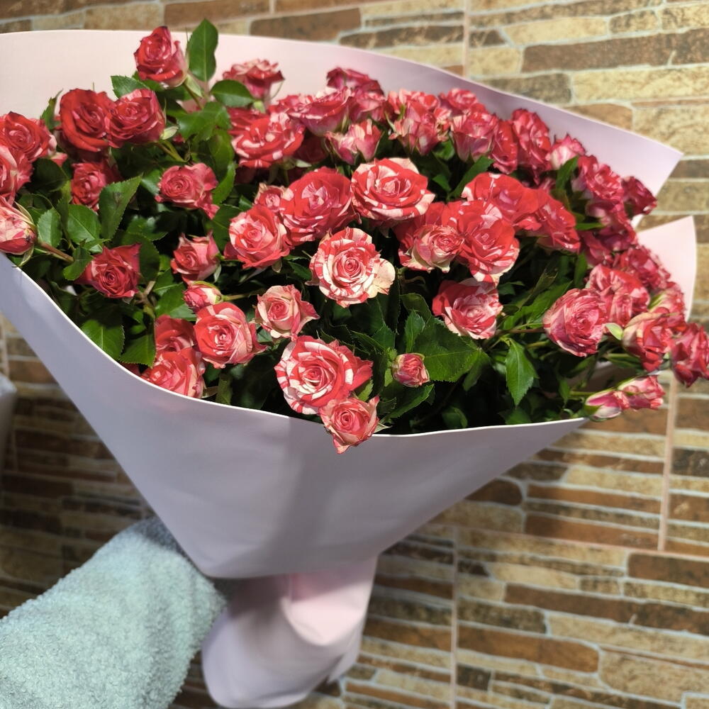 Букет из 15 кустовых роз