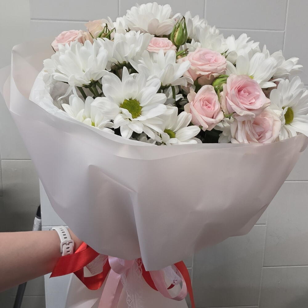 Сборный букет хризантема и кустовая роза 💕