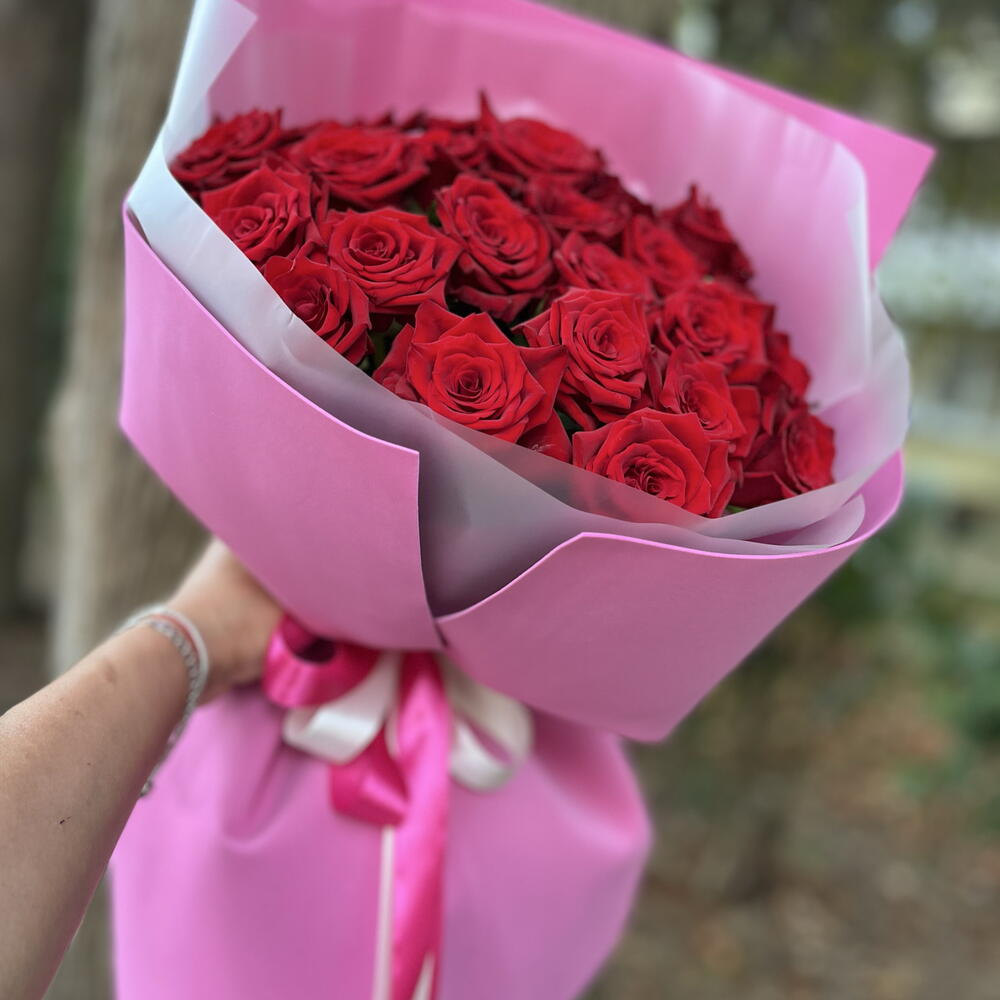 Розы красные 25 шт