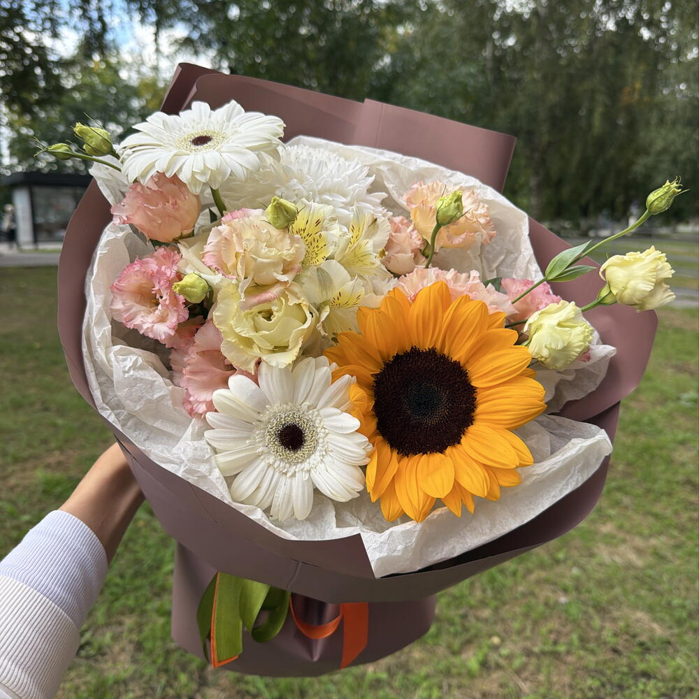 Букет с подсолнухом